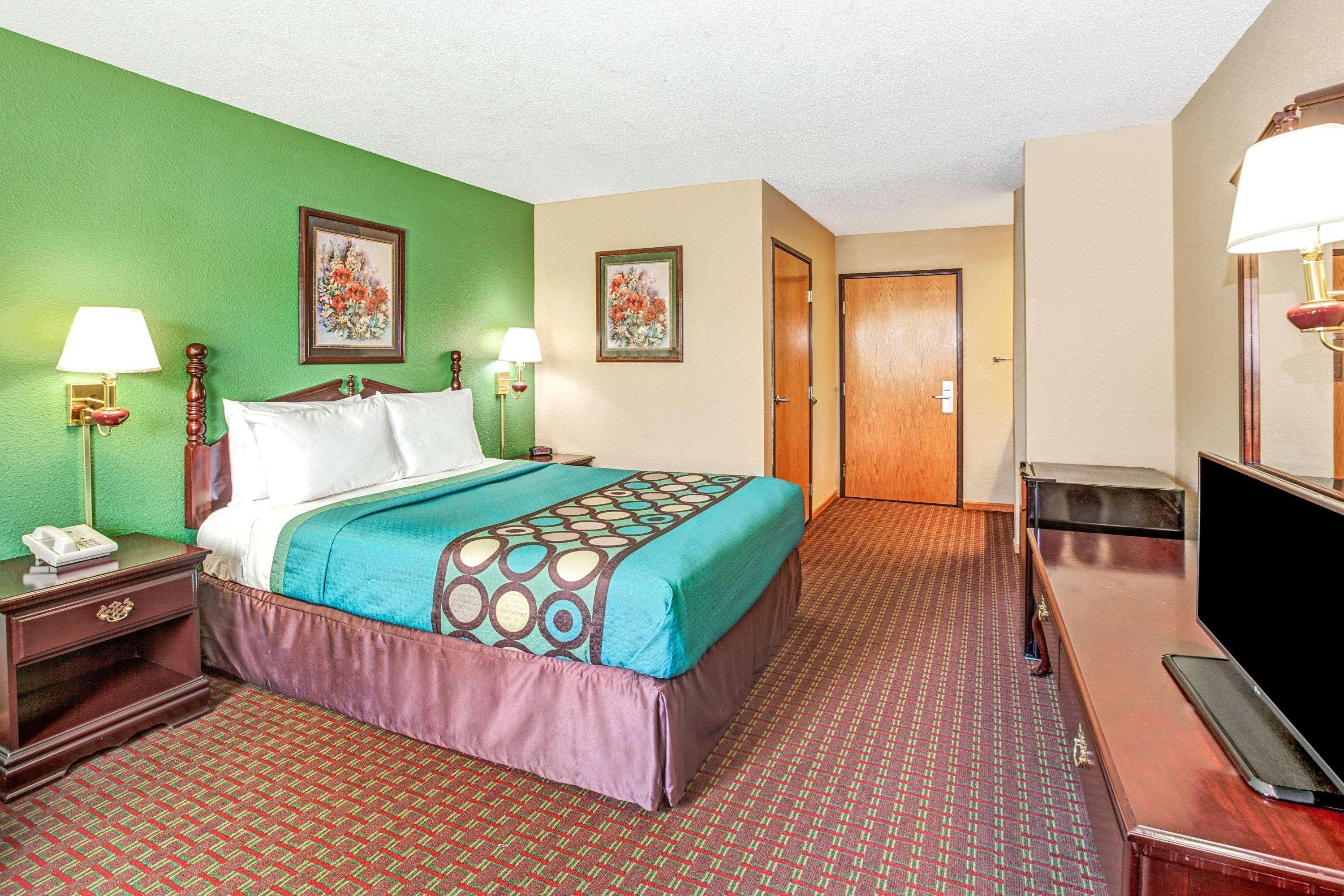 Super 8 By Wyndham Mchenry Fox Lake Area Εξωτερικό φωτογραφία
