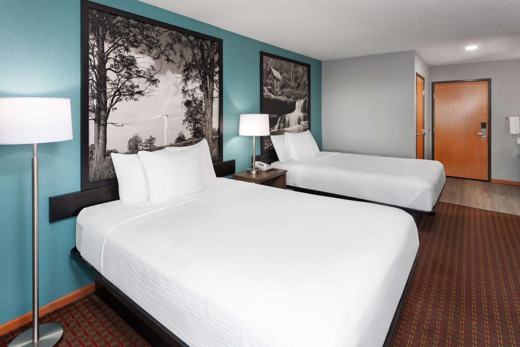 Super 8 By Wyndham Mchenry Fox Lake Area Εξωτερικό φωτογραφία