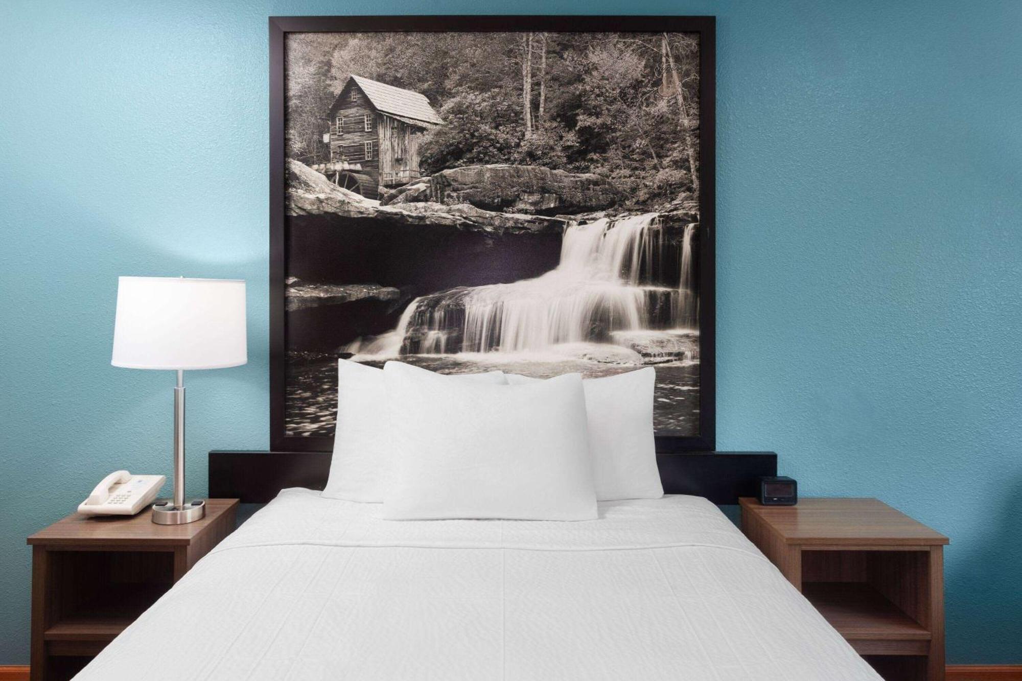 Super 8 By Wyndham Mchenry Fox Lake Area Εξωτερικό φωτογραφία