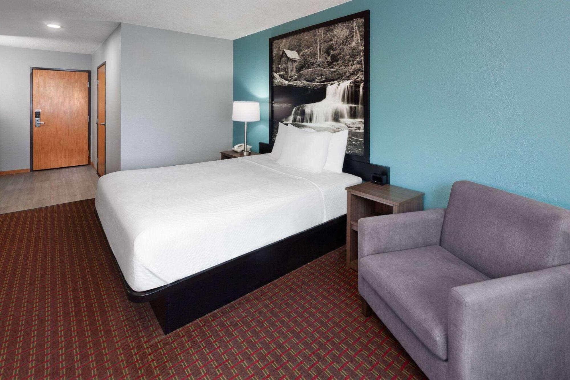 Super 8 By Wyndham Mchenry Fox Lake Area Εξωτερικό φωτογραφία