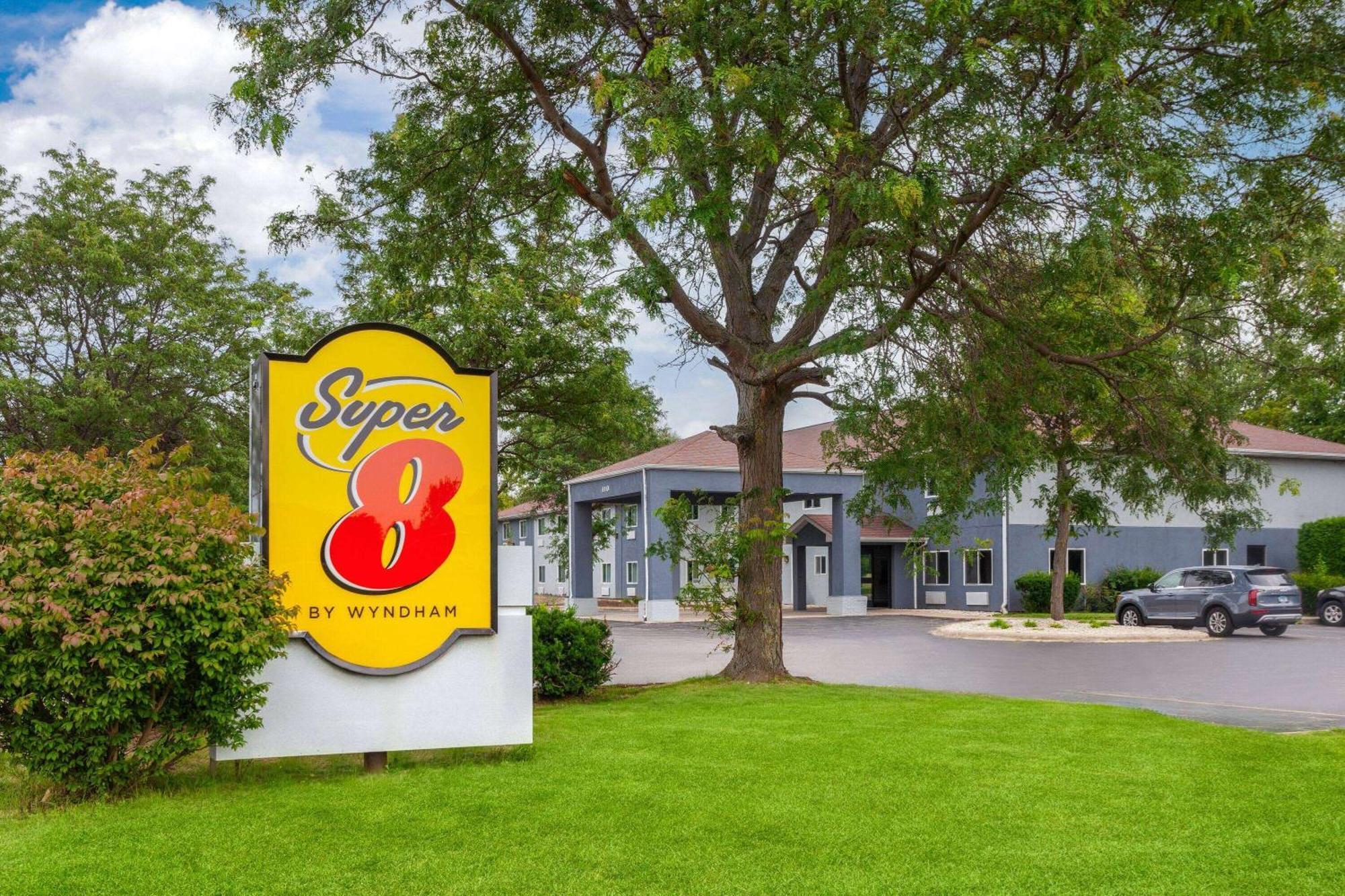 Super 8 By Wyndham Mchenry Fox Lake Area Εξωτερικό φωτογραφία